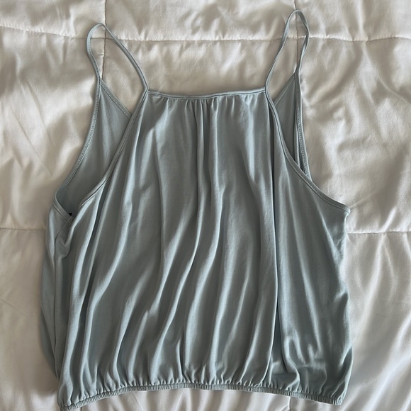 size small- non adjustable straps- blue tank top, fitted bottom - Picture 6 of 6